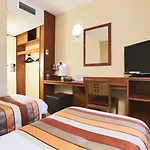 Otel Brit Confort Ouest - A9 Sortie 25