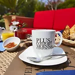 Brit Confort Ouest - A9 Sortie 25 ホテル