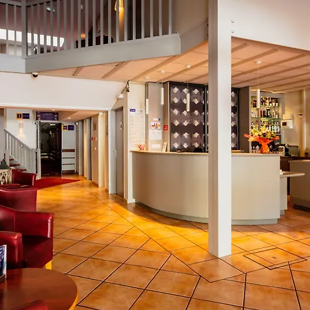 Otel Brit Confort Ouest - A9 Sortie 25