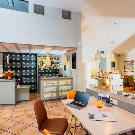 Kyriad Ouest A9 Nimes