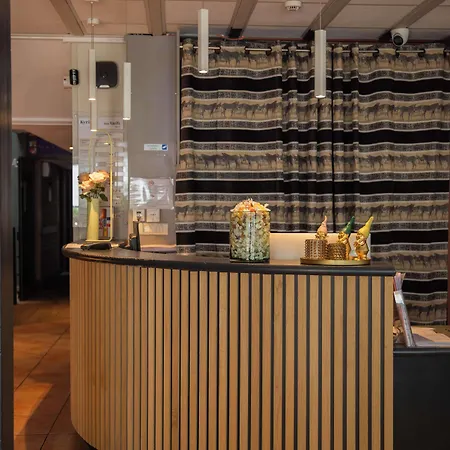 Hotel Brit Confort Ouest - A9 Sortie 25 Nimes