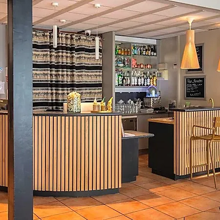 Brit Confort Ouest - A9 Sortie 25 מלון 3*