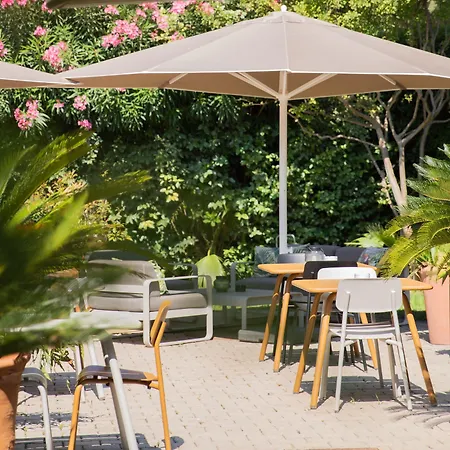 Hotel Brit Confort Ouest - A9 Sortie 25