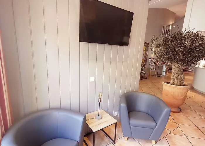 Kyriad Ouest A9 3* Nimes