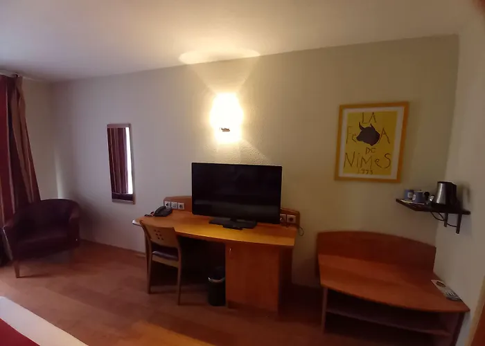 Kyriad Ouest A9 Nimes