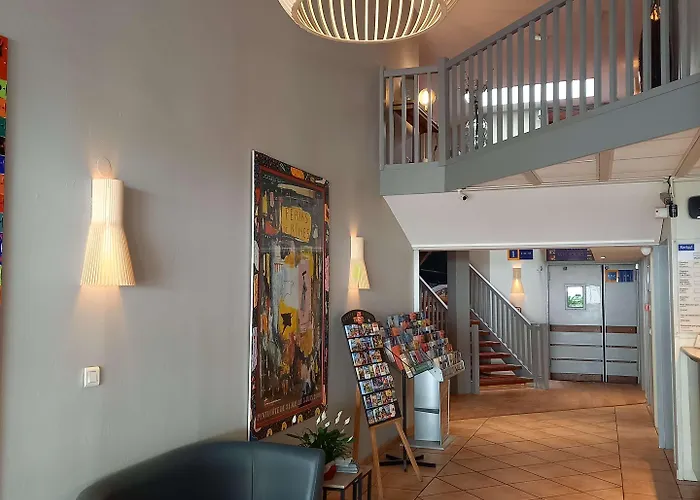 Kyriad Ouest A9 3* Nimes