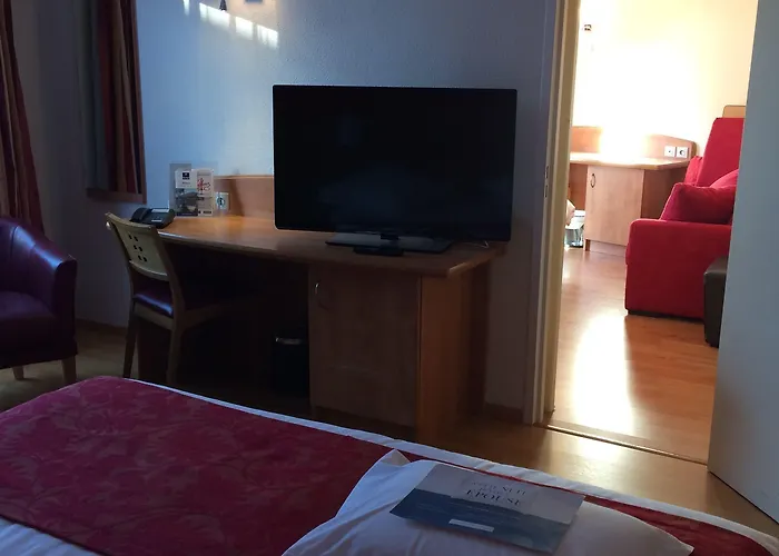 Kyriad Ouest A9 Nimes