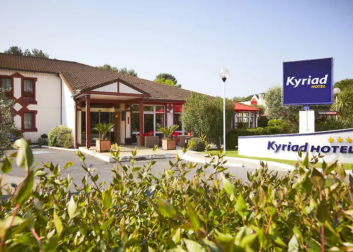 Kyriad Ouest A9 Hotel 3*