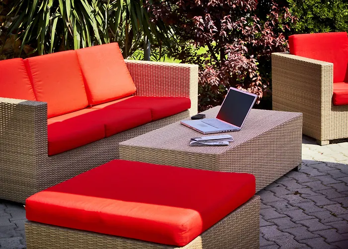 Kyriad Ouest A9 Hotel 3*