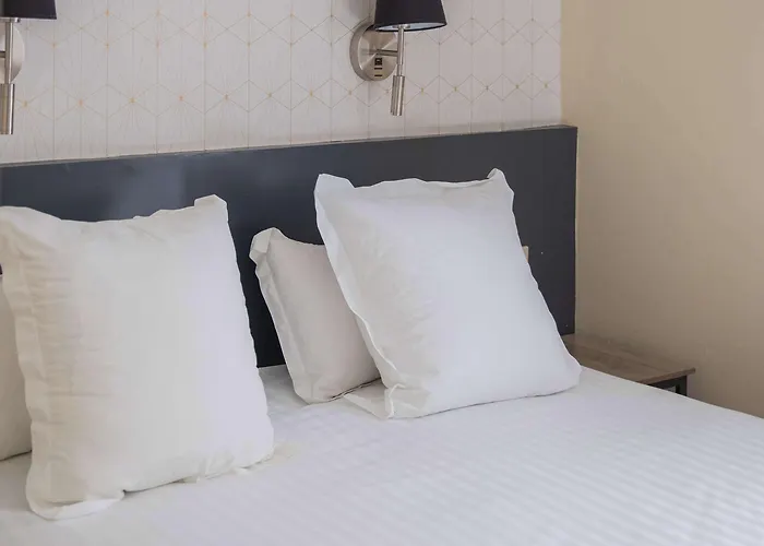 Kyriad Ouest A9 3* Nimes